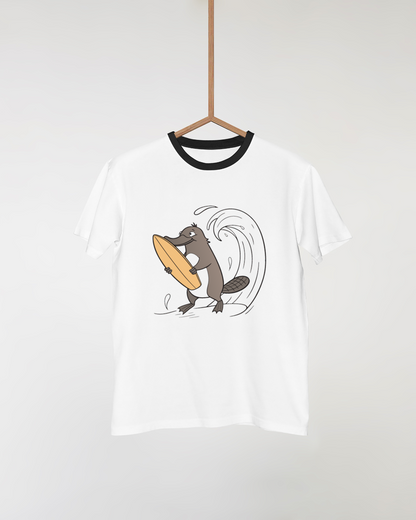 T-shirt avec ornithorynque surfeur coloré dans un style estival et décontracté