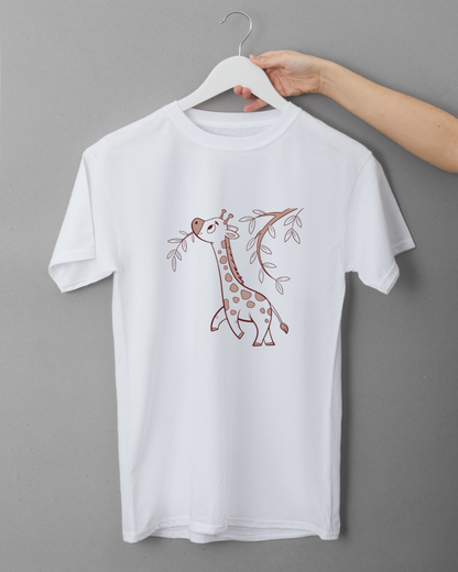 T-shirt avec girafe pastel évoquant la nature en style décontracté