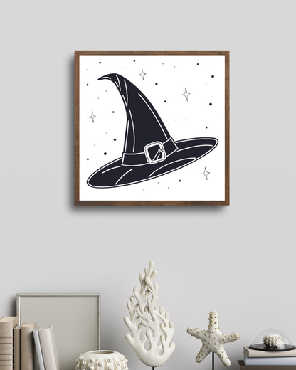 Cadre Halloween monochrome avec chapeau de sorcière décoratif sur fond épuré