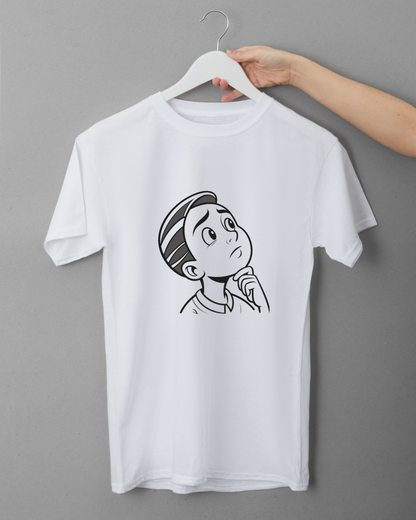 T-shirt éducatif avec jeune garçon pensif, style monochrome contemplatif