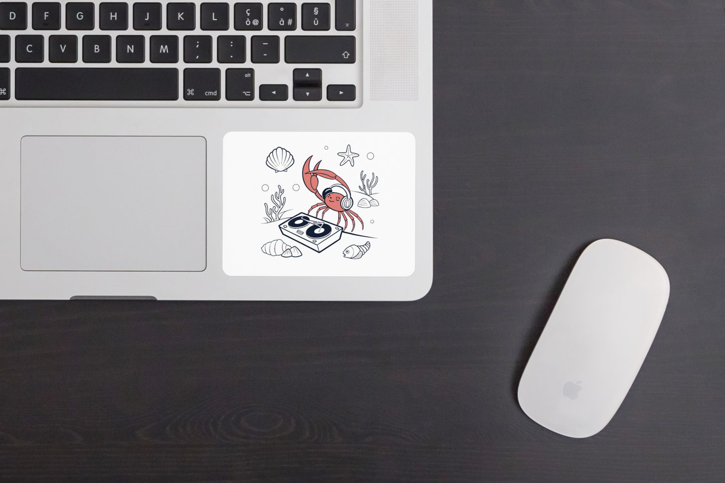 Sticker décoratif avec un crabe DJ dans l'océan, thème marin animé vibrant
