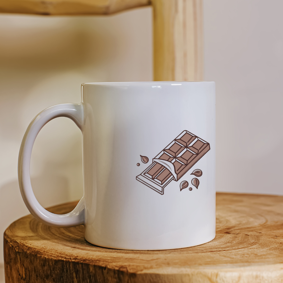 Mug avec dessin doodle d'une tablette de chocolat ouverte pour les gourmands