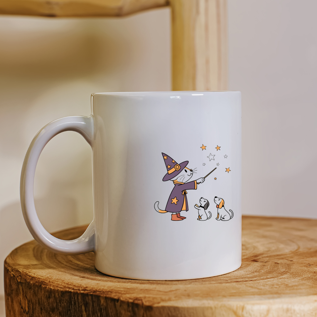 Mug thème Halloween avec chat sorcier et chiens en scène ensorcelée