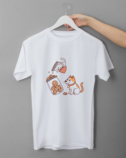 T-shirt coloré avec un motif comique de chats et chiens gourmands