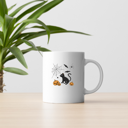 Mug avec chat noir au regard curieux pour une décoration d'Halloween mystique
