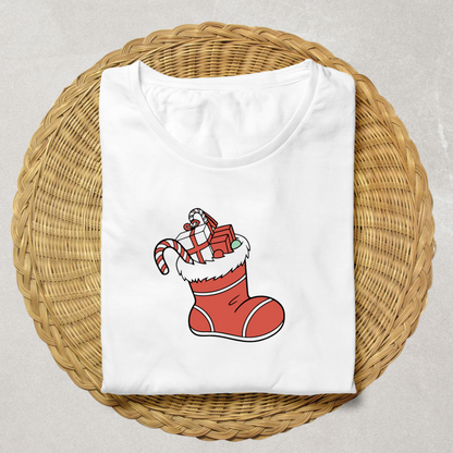 T-shirt festif avec chaussette de Noël remplie de cadeaux lumineux