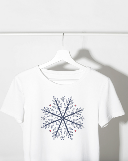 T-shirt décoré d'un flocon festif et élégant style hiver magique