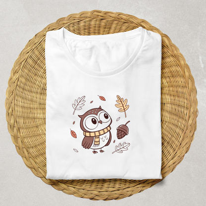 T-shirt nature avec chouette curieuse en style apaisant et décoratif