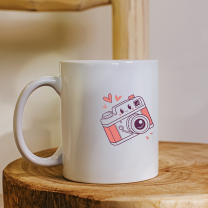 Mug décoré d'un appareil photo kawaii exprimant amour et émotions