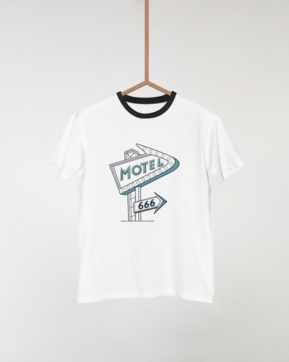 Motif d'enseigne motel sur un t-shirt, idéale pour mode rétro unique