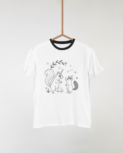 T-shirt fantaisie avec une licorne et écureuil en style conte de fées