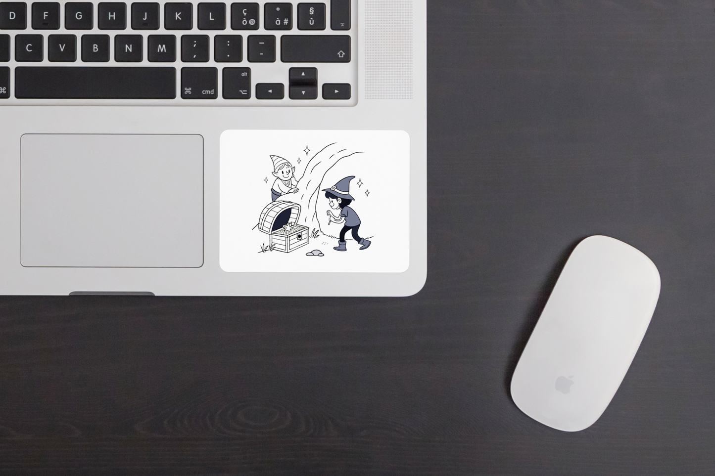 Sticker avec lutin joyeux trouvant un trésor dans une aventure numérique magique