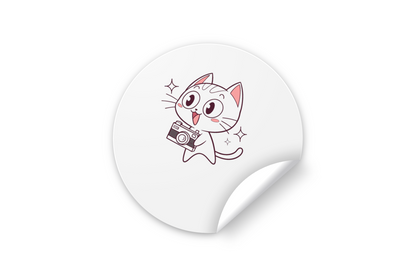 Sticker décoratif kawaii montrant un chat joyeux en photographe sur fond blanc
