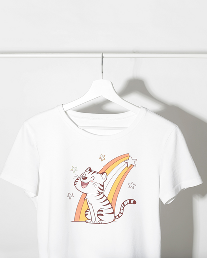 T-shirt enfant avec un tigre heureux et arc-en-ciel, design numérique coloré
