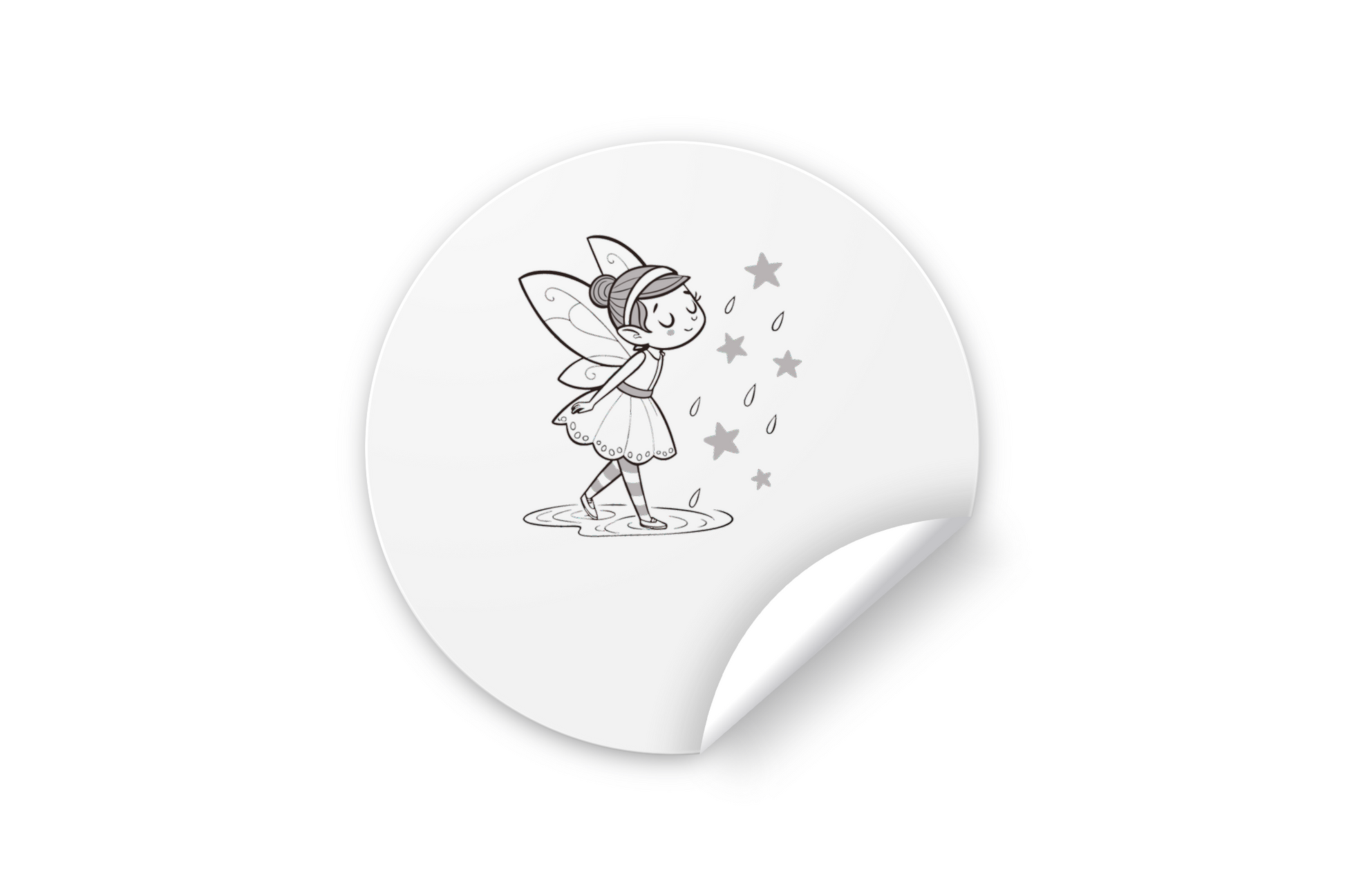 Sticker avec fée joyeuse dansant sous étoiles scintillantes ambiance féerique