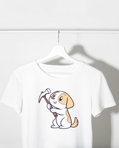 T-shirt animé avec chiot espiègle et pioche aventureuse en style cartoon
