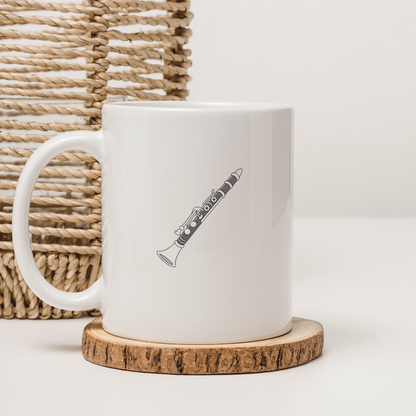 Mug décoré avec une clarinette en style vectoriel thème musical