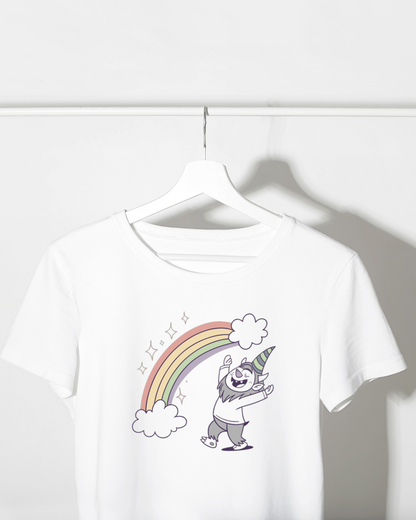 T-shirt au style cartoon avec lutin joyeux et arc-en-ciel fantaisie magique