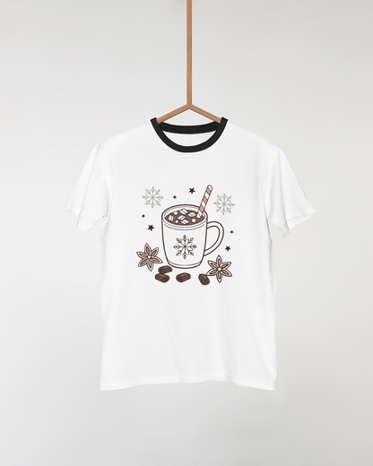 T-shirt avec motif doodle hivernal apportant une touche chaleureuse et festive