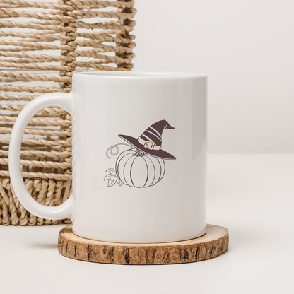 Mug blanc avec une citrouille magique orange pour décoration Halloween