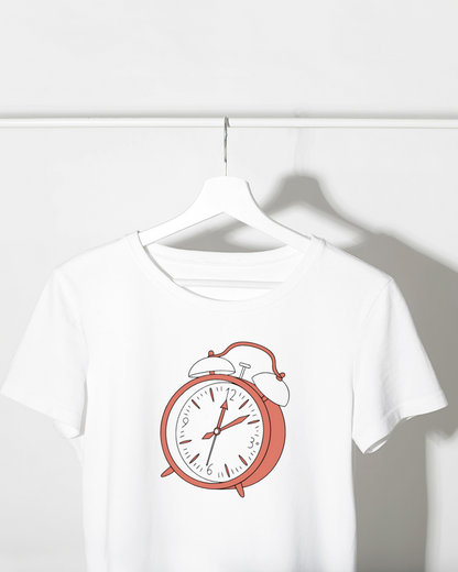 T-shirt avec icône digitale vintage pastel dans un décor papeterie créative