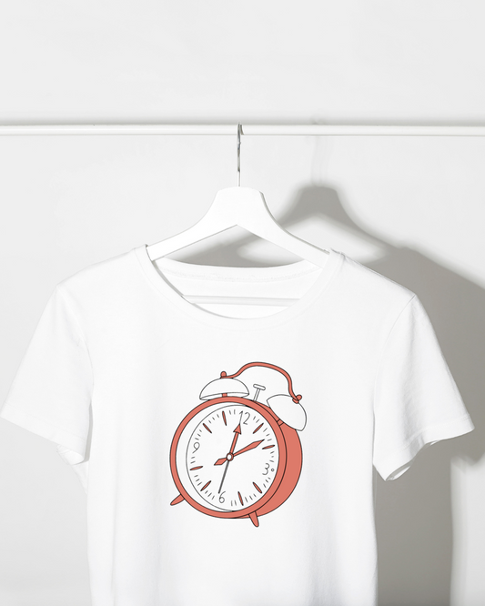 T-shirt avec icône digitale vintage pastel dans un décor papeterie créative