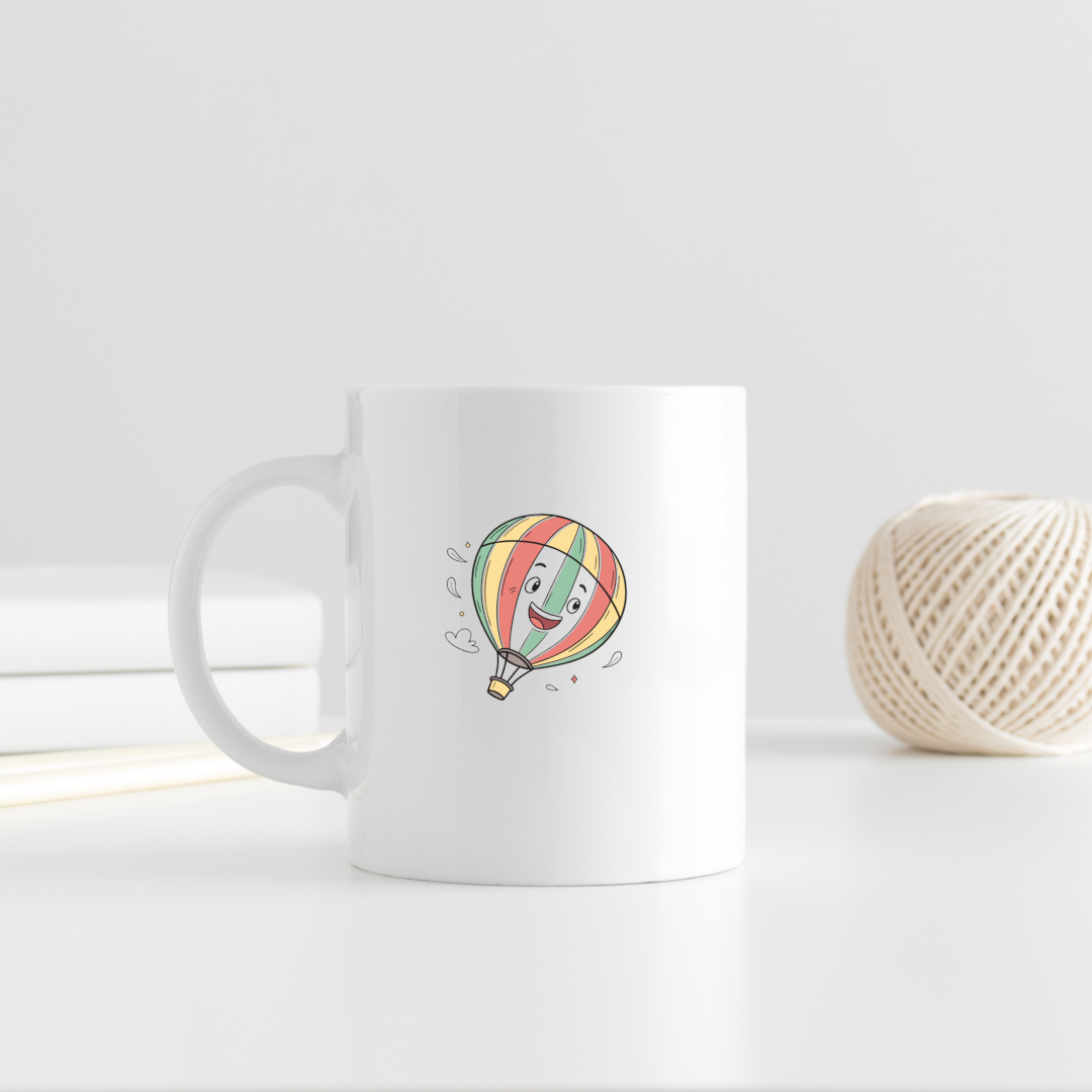 Mug avec une montgolfière cartoon pétillante, souligne l'esprit de voyage aérien