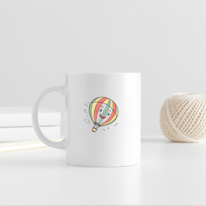 Mug avec une montgolfière cartoon pétillante, souligne l'esprit de voyage aérien