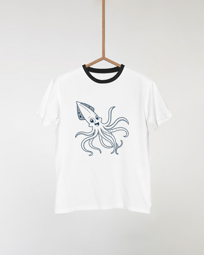 T-shirt avec un calmar souriant style doodle marin pour thème océan