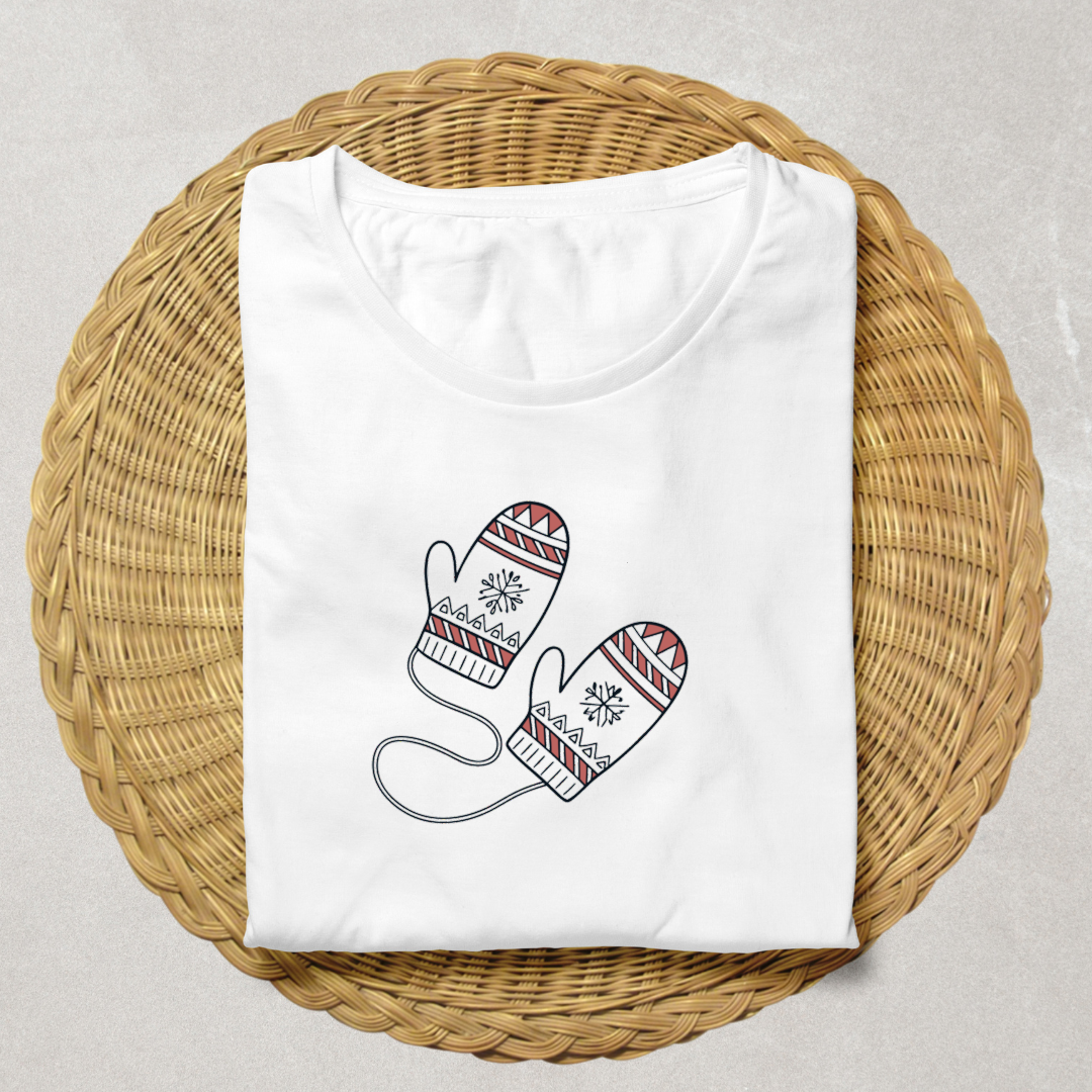 T-shirt festif avec moufles dessinées style doodle pour un Noël amusant