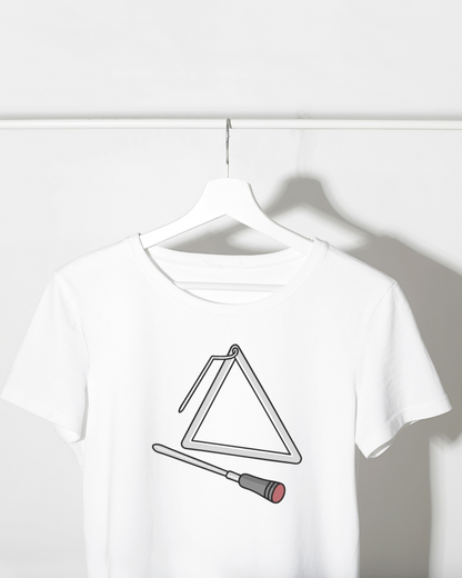 T-shirt avec icône triangulaire minimaliste mise en scène décontractée et éducative