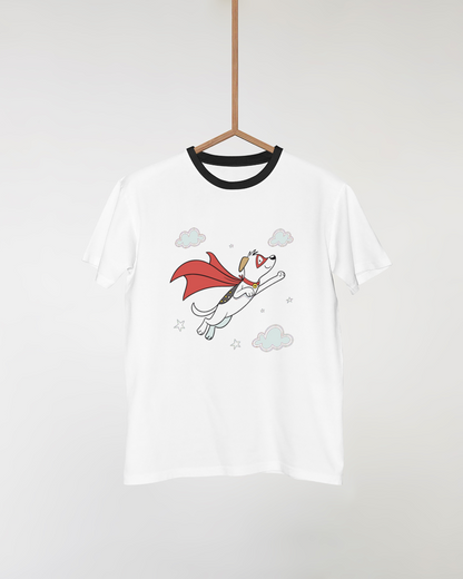 T-shirt aventure avec chien volant héros style cartoon amusant et dynamique
