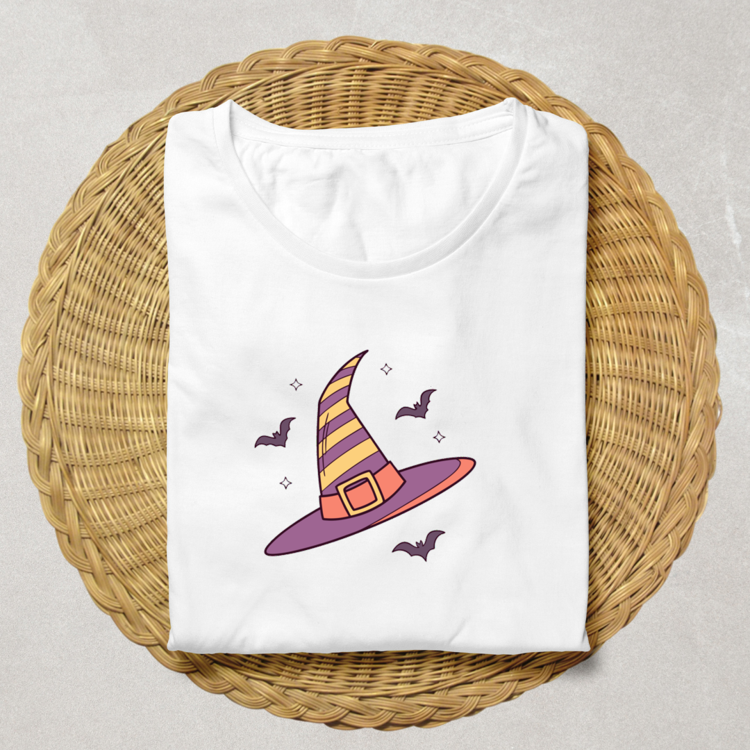 T-shirt affiche un chapeau de sorcière flottant style mystique pour Halloween