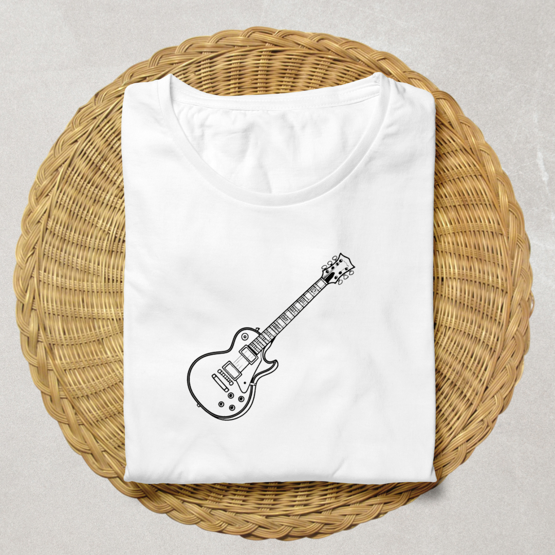T-shirt rock avec guitare électrique stylisée ambiance dynamique et moderne