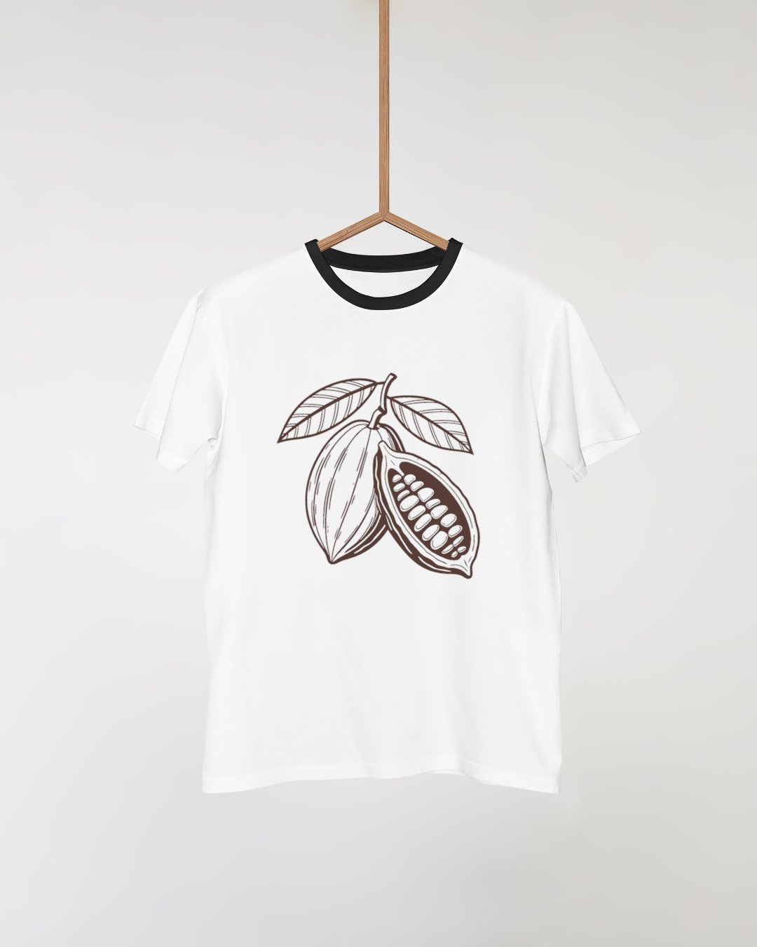 T-shirt décoré d'une cabosse de cacao éclatée en style vintage et gourmand
