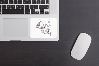 Sticker original avec un poisson lanternier joyeux au design minimaliste marin