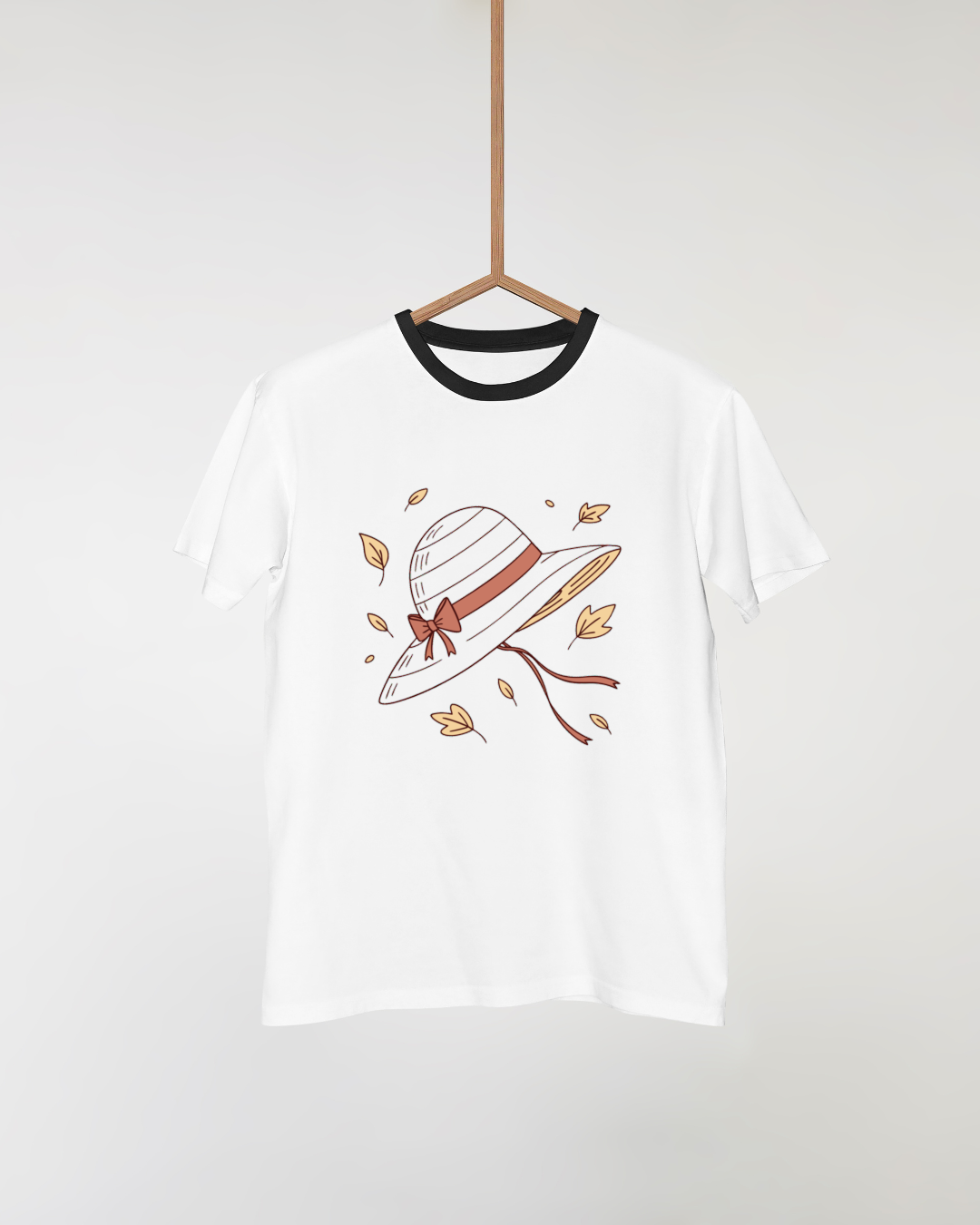 T-shirt au style automnal avec un élégant chapeau d'été flottant