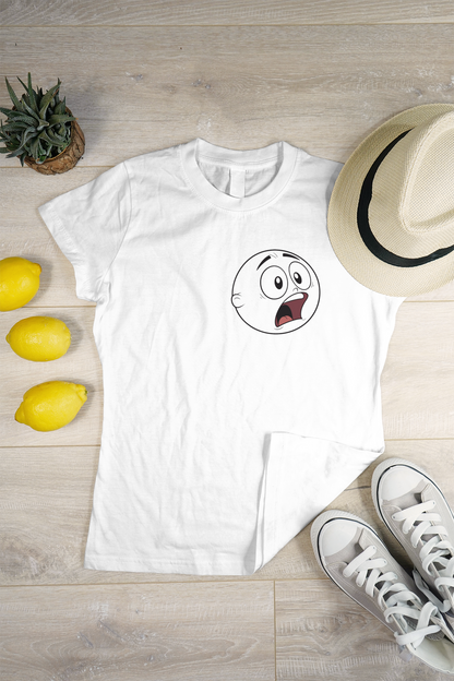 T-shirt avec icône numérique visage surpris, style moderne et graphique