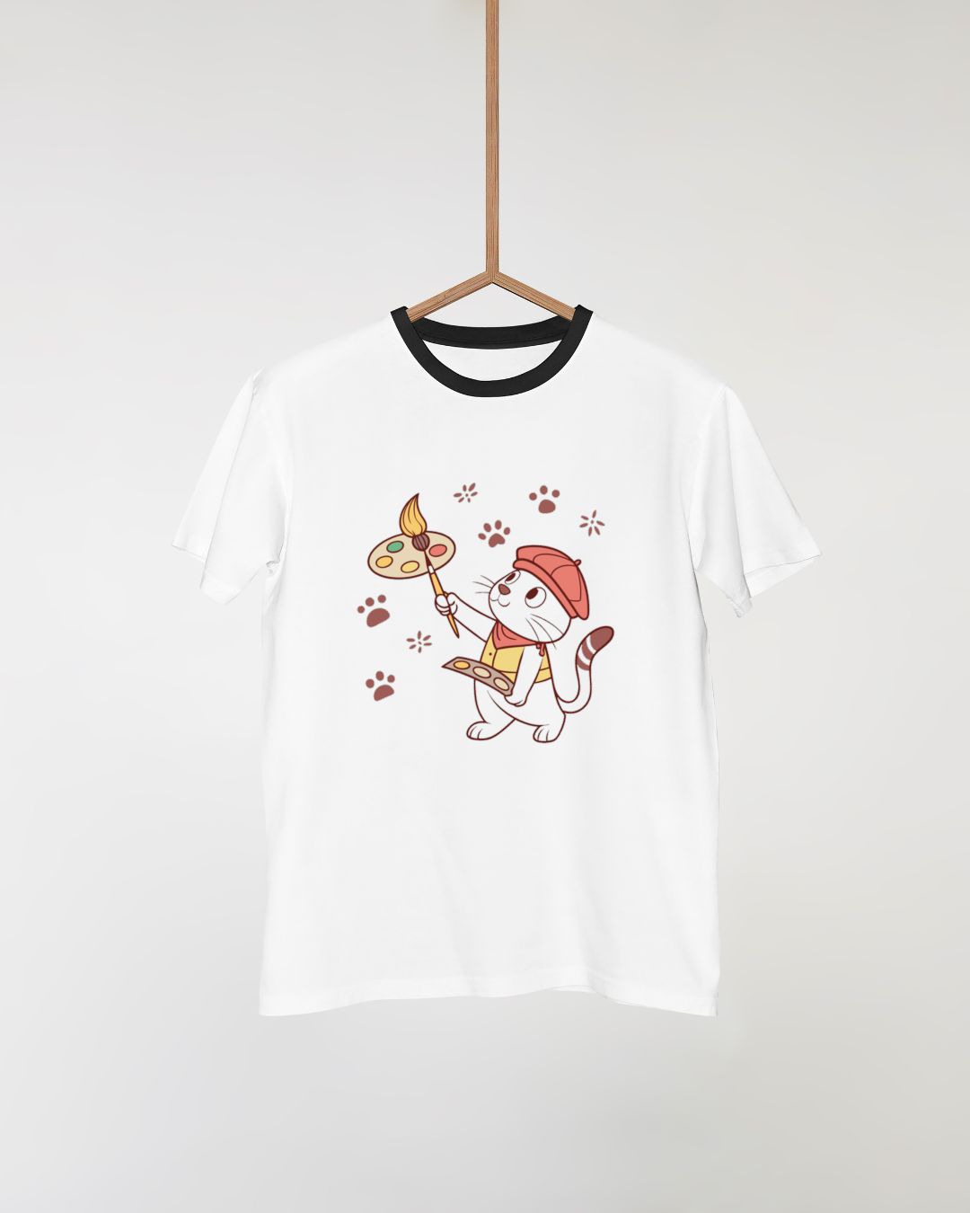 T-shirt avec un chat artiste joyeux coloré dans un style vectoriel et créatif