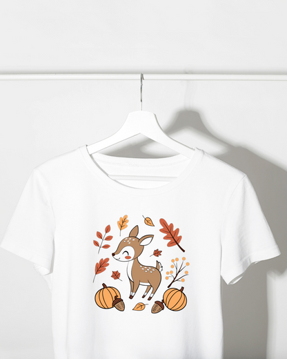 T-shirt avec un design de faon en automne dans un style doodle naturel