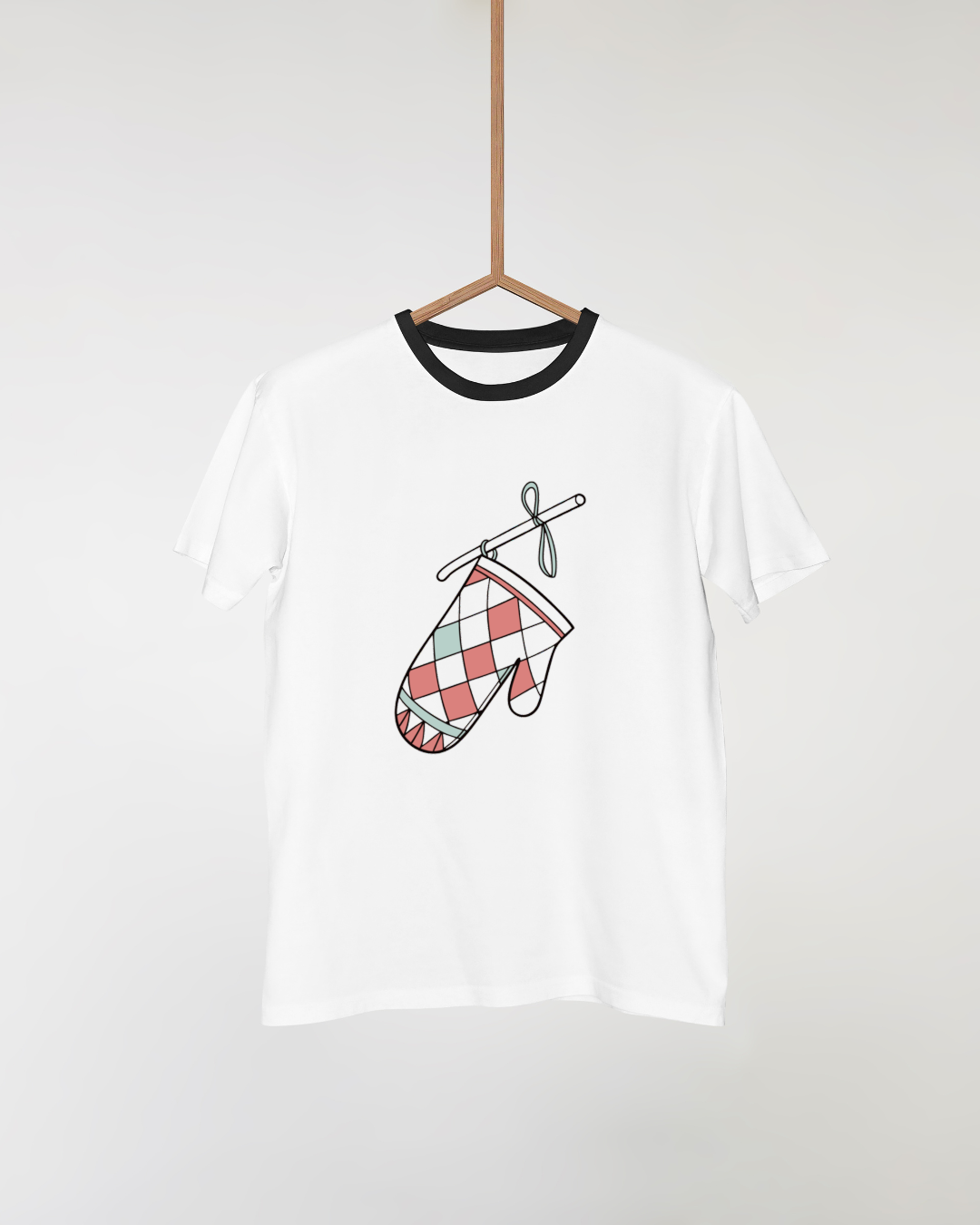 T-shirt minimaliste orné d’une moufle hivernale suspendue, style épuré et festif