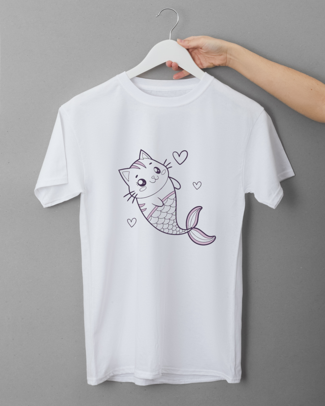T-shirt graphique avec un chat sirène joyeux en style cartoon marin