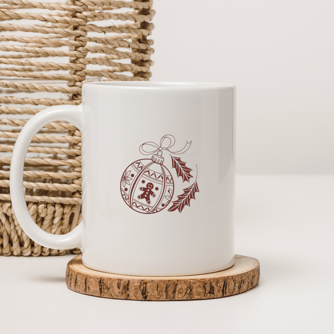Mug festif avec boule de Noël stylisée sur fond chic et élégant
