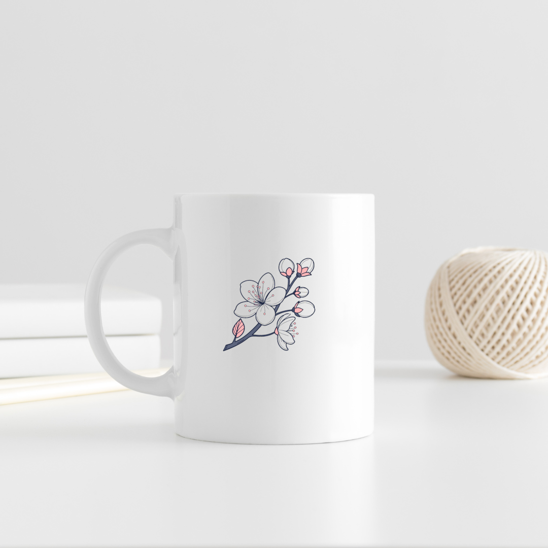 Mug délicat orné d'une fleur sakura en éclosion dans un style botanique élégant