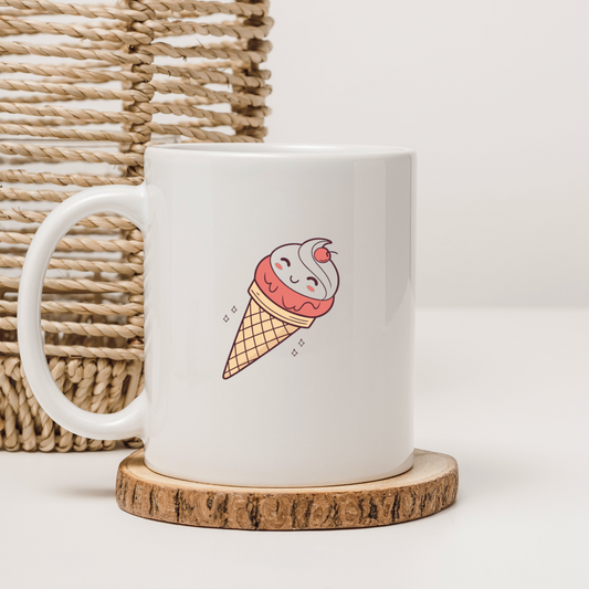 Mug avec doodle de cône de glace souriant en style décoratif et gourmand