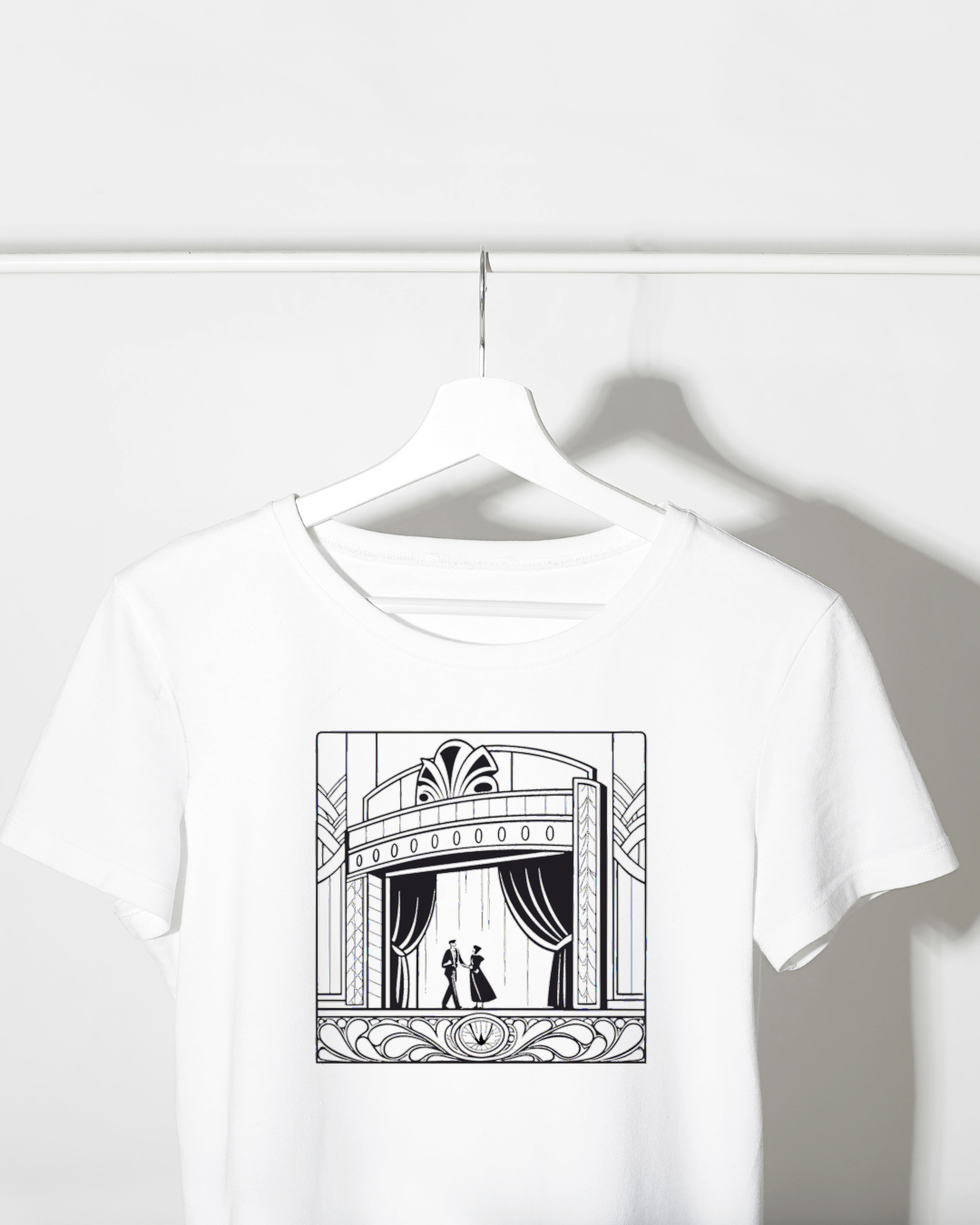 T-shirt avec motif de théâtre rétro, combinant style et originalité