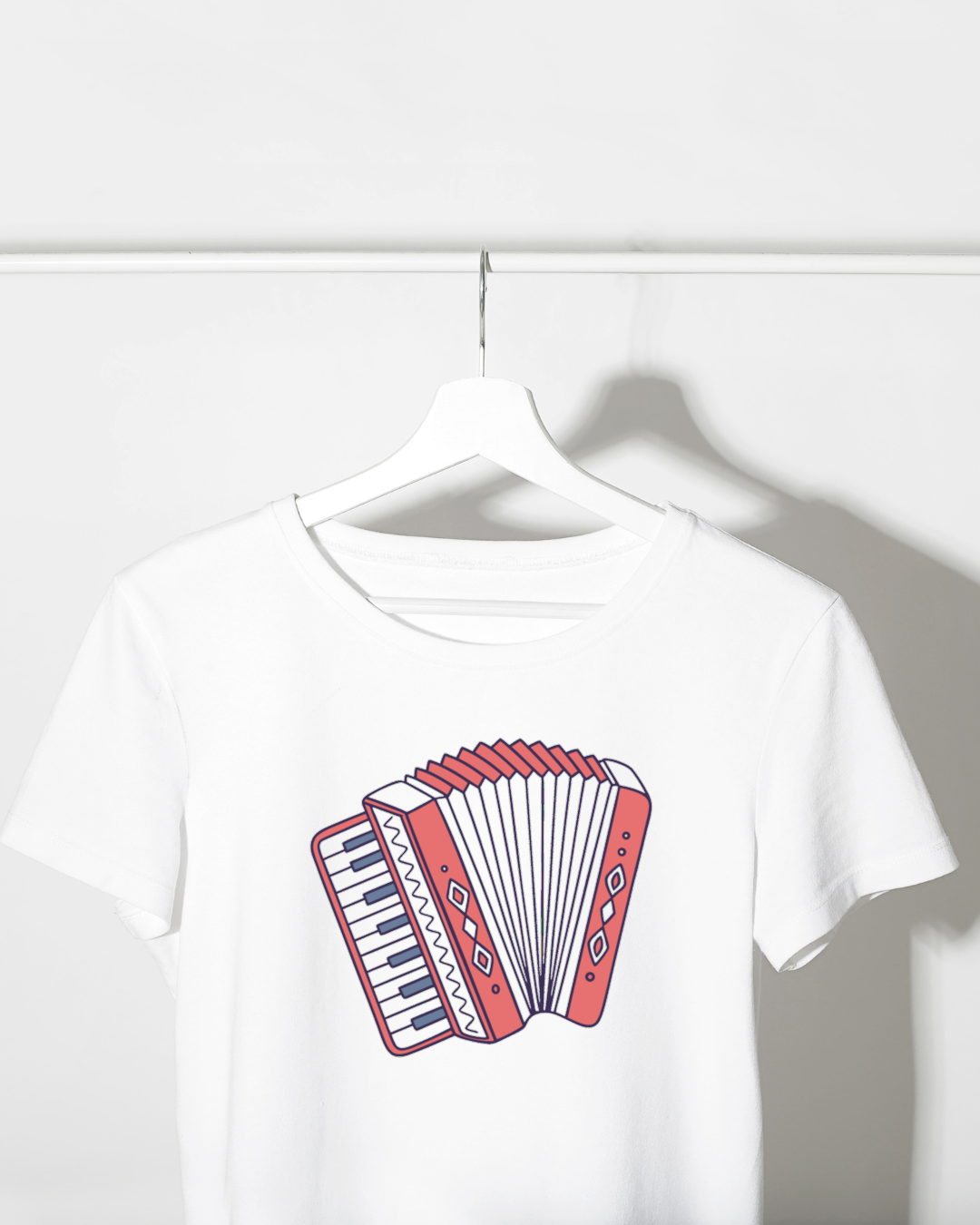 T-shirt rétro avec accordéon joyeux dans une ambiance musicale vintage