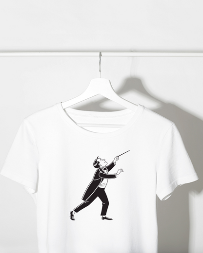 T-shirt orné d'un élégant chef d'orchestre dans un style classique et dynamique