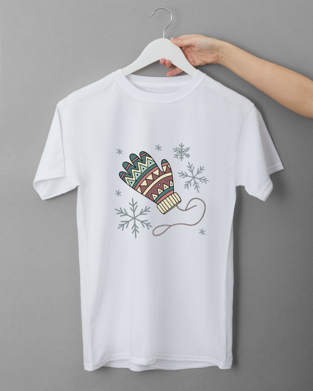 T-shirt avec gant hivernal orné chute de neige dans un style moderne élégant