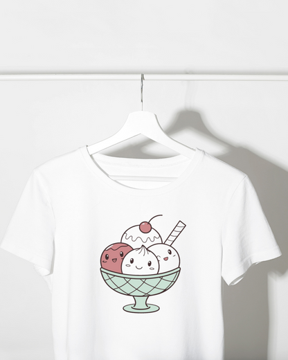 T-shirt avec motif sundae kawaii, idéal pour une touche de douceur.
